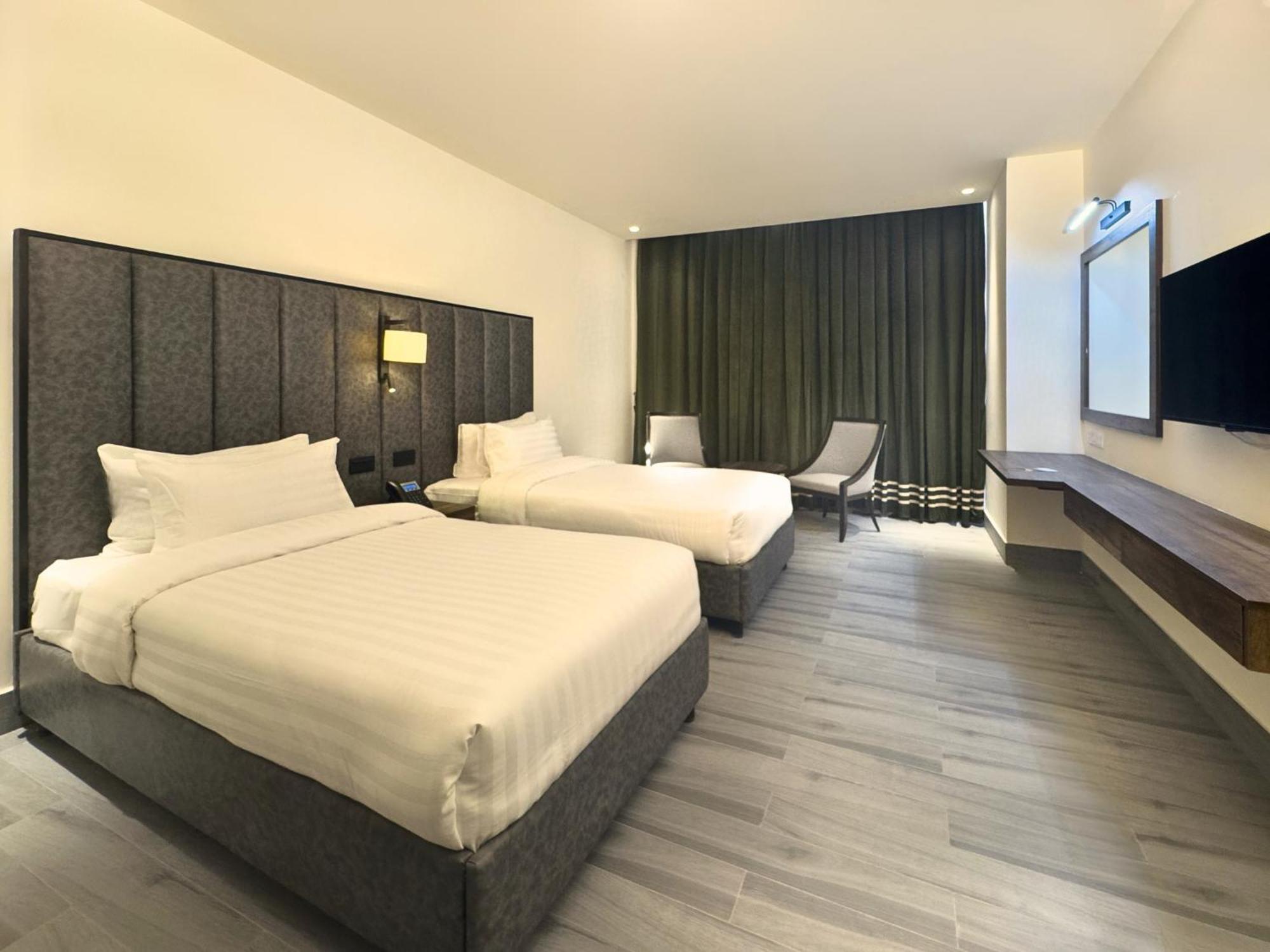 Hotel One Vogue Mall 35 Rawalpindi Exterior foto